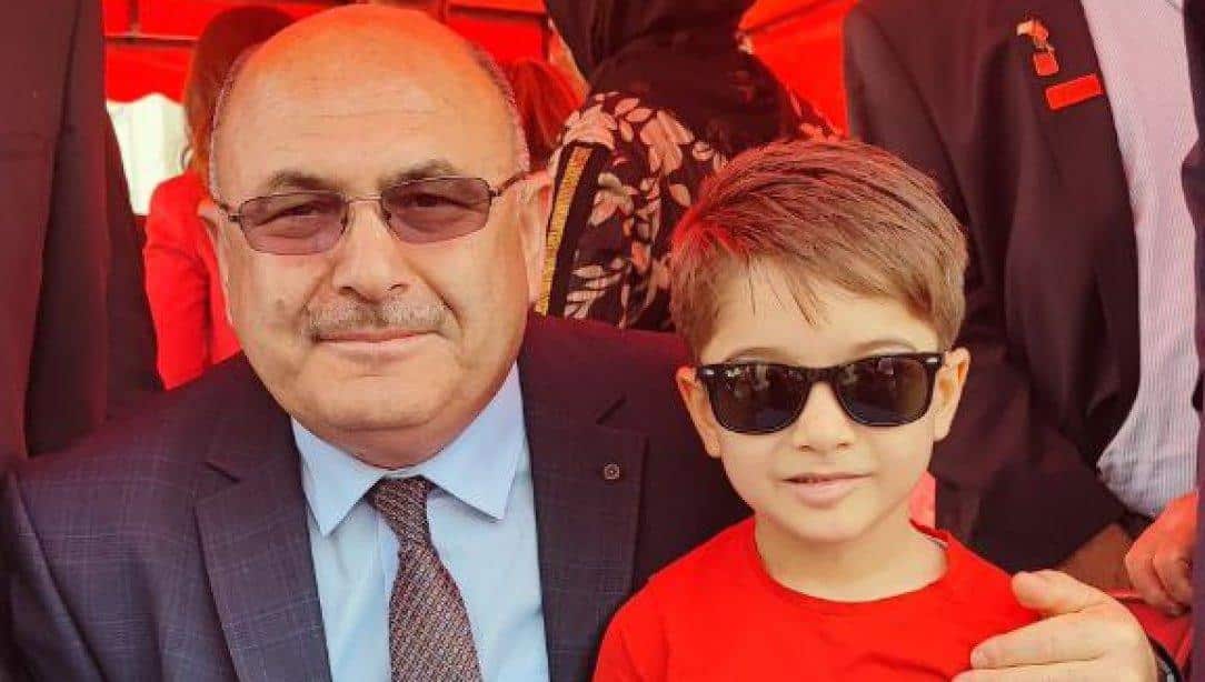 Dörtyol İlçe Milli Eğitim Müdürümüz Mehmet TOKSOY'un 23 Nisan Ulusal Egemenlik ve Çocuk Bayramı kutlama mesajı